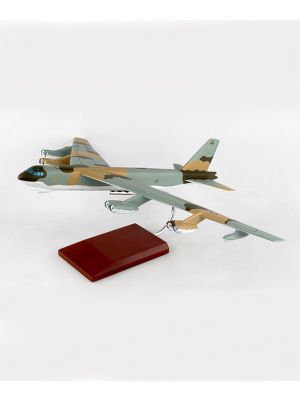 Boeing B-52G Stratofortress 59-2584 1:100 Model